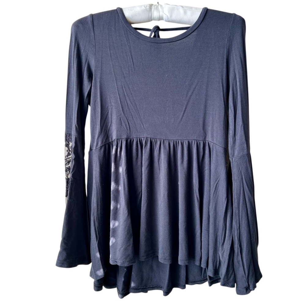 AE Soft & Sexy Gray Long Sleeve Lace Wide Sleeve Tie Open Back Swing Top Small